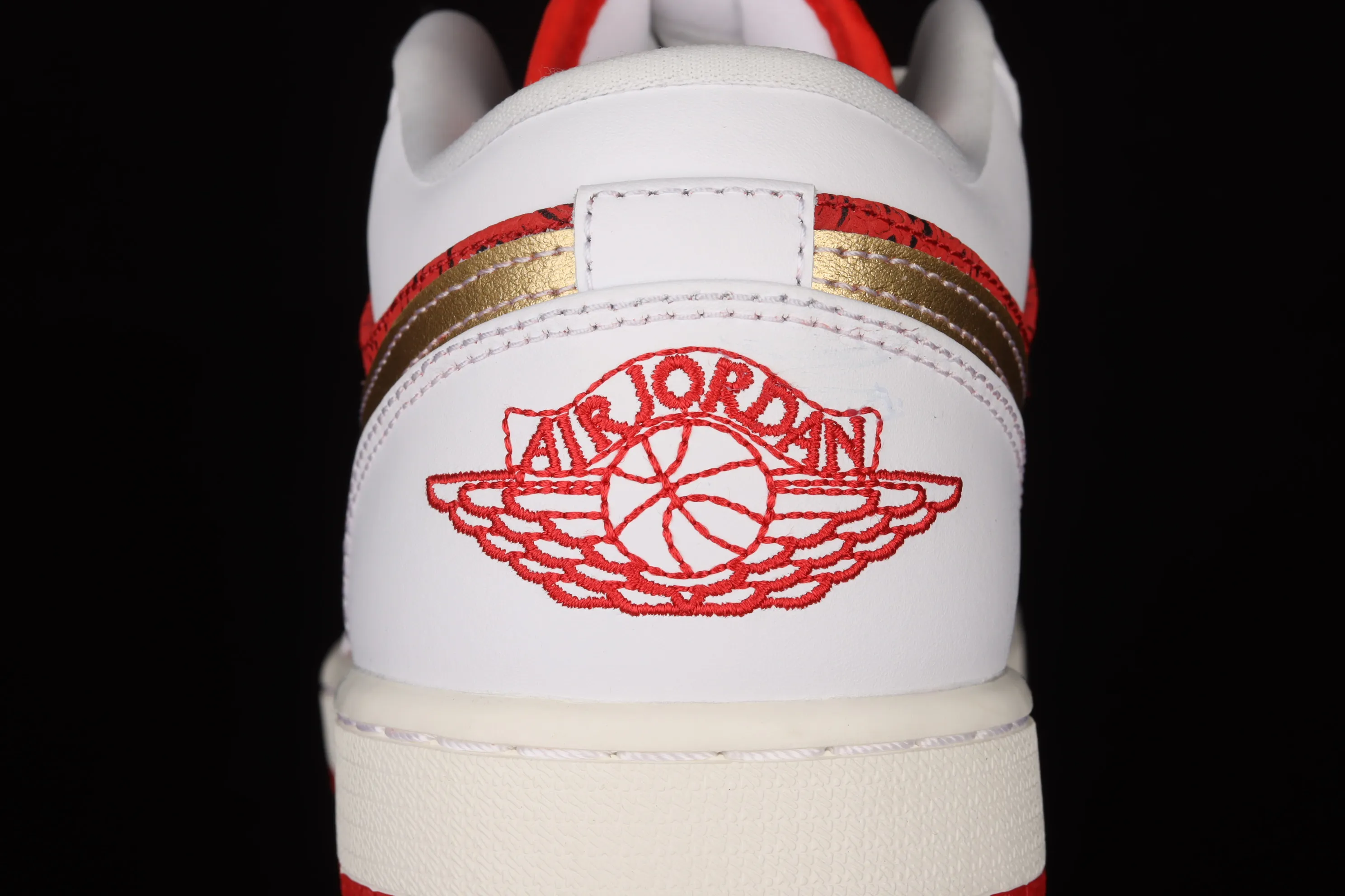 All categories Air Jordan Jordan series basketball shoes Air Jordan 1 Low G version pure original Air Jordan 1 Low AJ1 Joe 1 white red gold low-top cultural leisure sports sneakers DJ5185-100